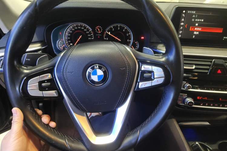 Used BMW 5 Series 2018 Revised Version 530Li Leading Edition Luxury Package Steering Wheel