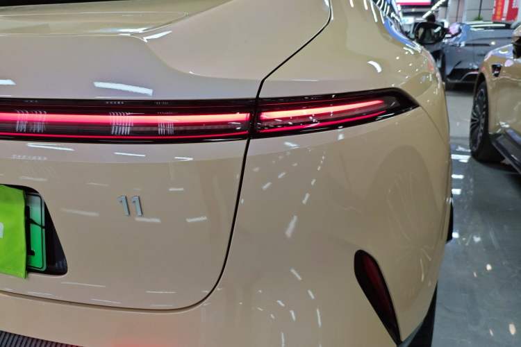 Used Avatr 11 2024 700 Three-Laser Four-Wheel Drive Recommended Version