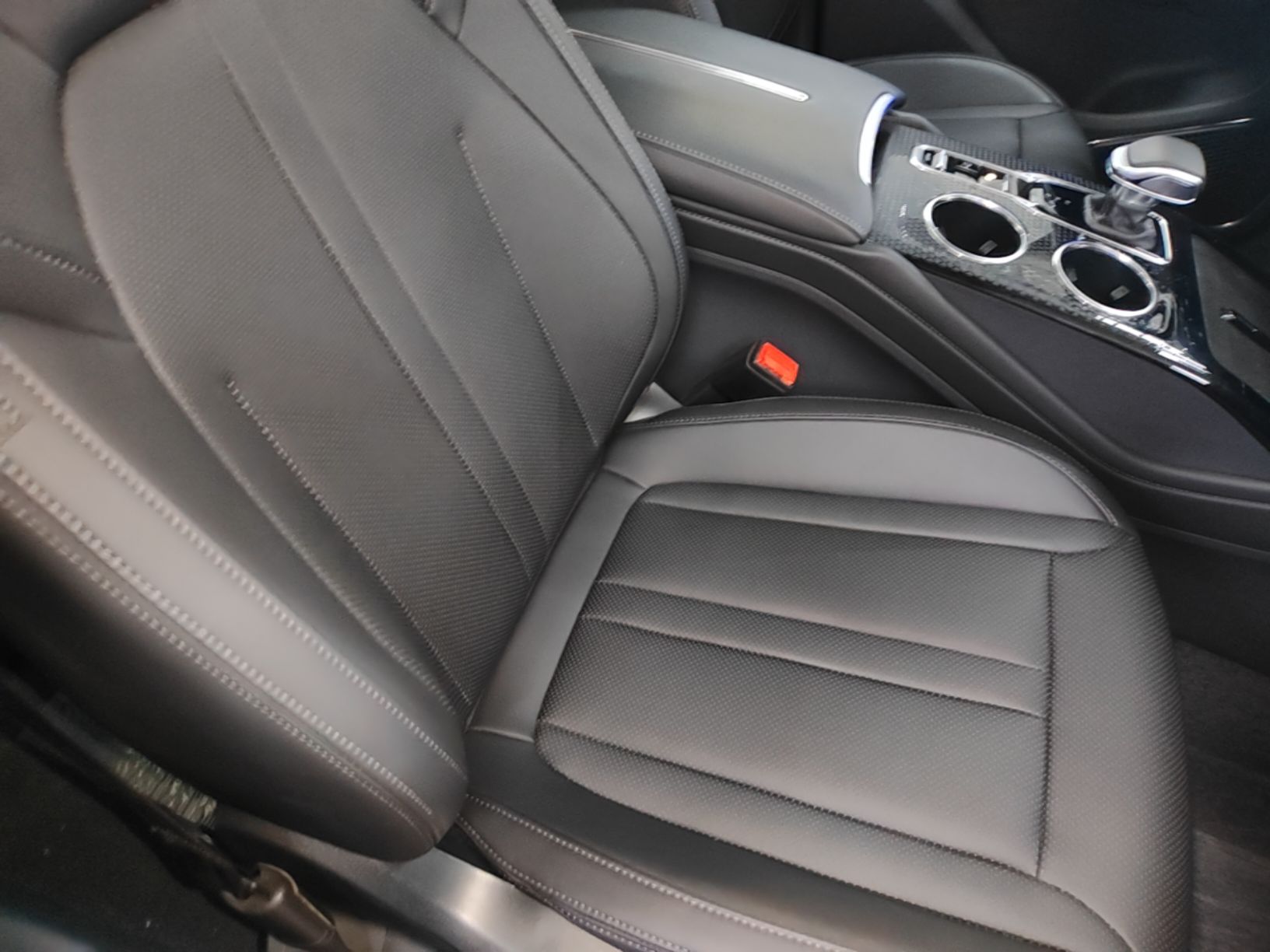 Hongqi HS3 PHEV 2024 PHEV 115km Jingwei Edition — снимка 19