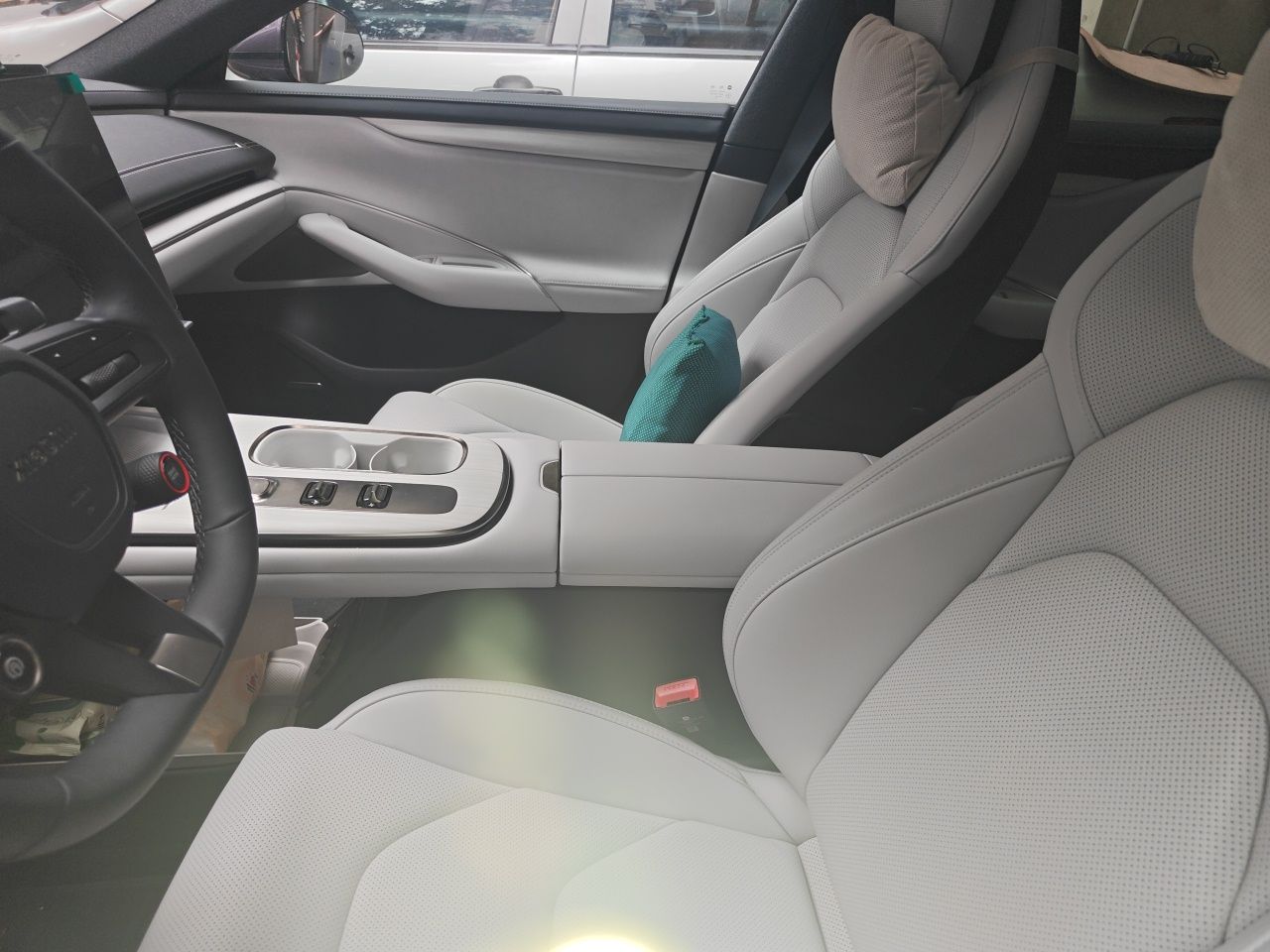 Xiaomi Auto SU7 2024 Rear-Drive Ultra-Long Range Advanced Pro-Level Intelligent Driving Version — снимка 15