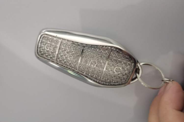 Used BYD Tang New Energy 2024 DM-i Glory Edition 112KM Prestige Model Interior 1