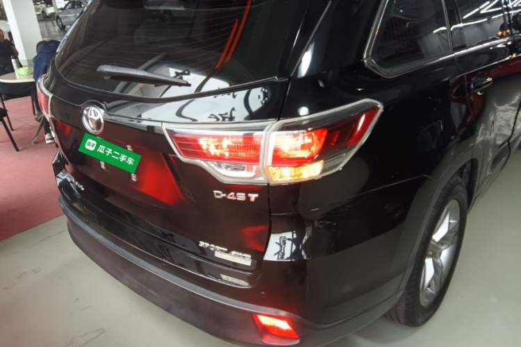 Used Toyota Highlander 2015 2.0T Four-Wheel Drive Luxury Edition 7-Seater Rear