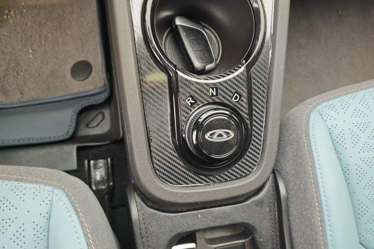 Used Chery Little Ant 2022 Sweet Pink Edition Half-Sugar Version Lithium Iron Phosphate 30 kW 301 km Gear Lever