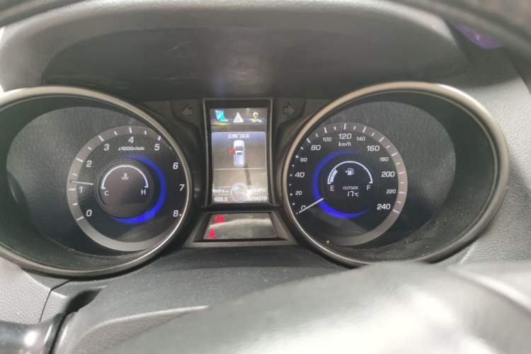 Used CHANGAN CS75 2014 2.0L Manual Leading Version China IV Standard