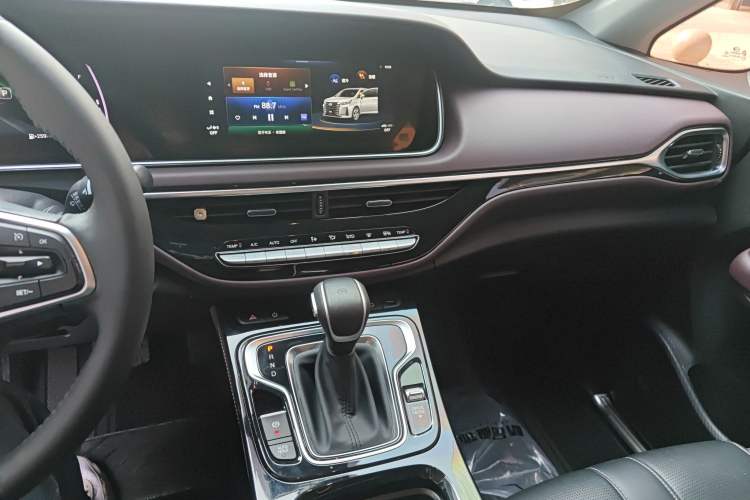 Used GAC Trumpchi M6 2023 PRO 270T DCT Luxury Edition Audio And AC Panel