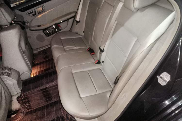 Used Mercedes-Benz E-Class 2011 E 200 L CGI Elegant Model