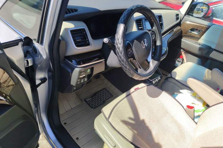 Used Honda Odyssey 2015 2.4L Supreme Edition
