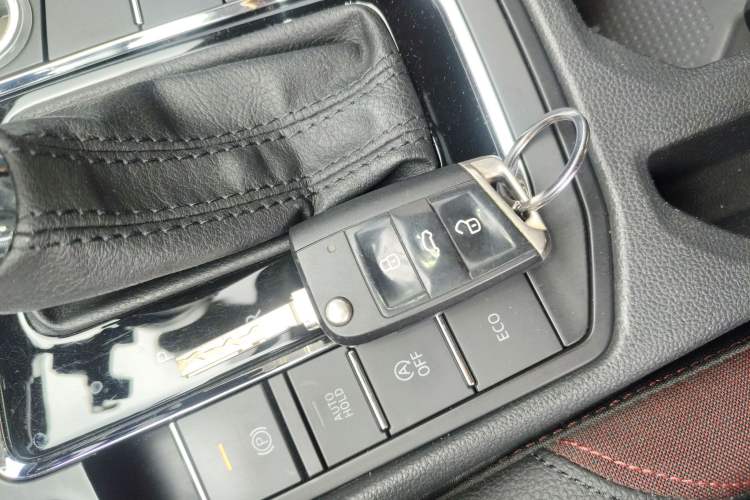 Used Volkswagen Bora 2019 Revised Version 280TSI DSG Elite Edition China VI Standard Vehicle Key