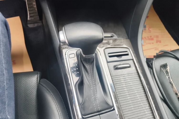 Used Kia K5 2016 1.6T Automatic LUX Gear Lever