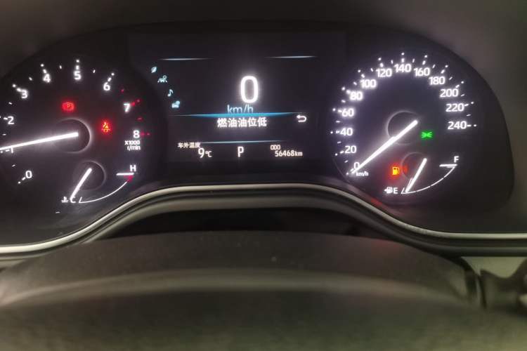 Used Toyota Avalon 2021 2.5L Luxury Edition Odometer Close Up