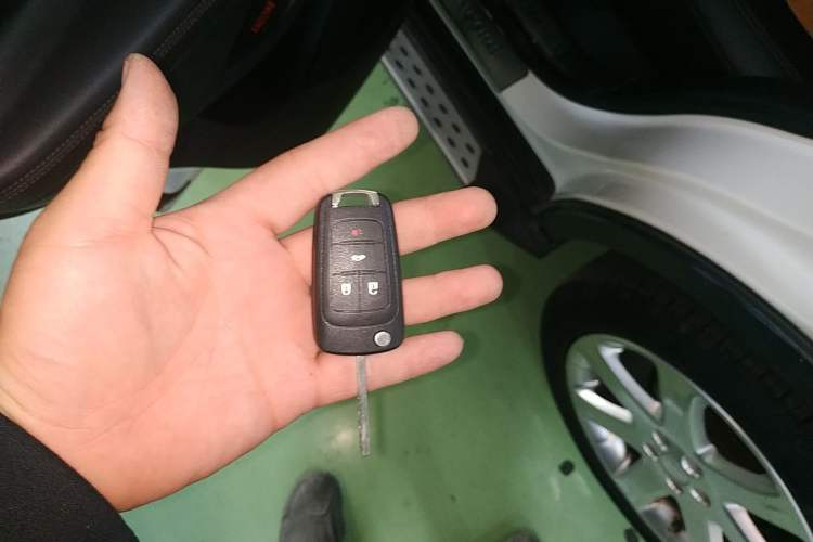 Used Buick Encore 2015 1.4T Automatic Two-Wheel Drive Urban Leading Model Vehicle Key