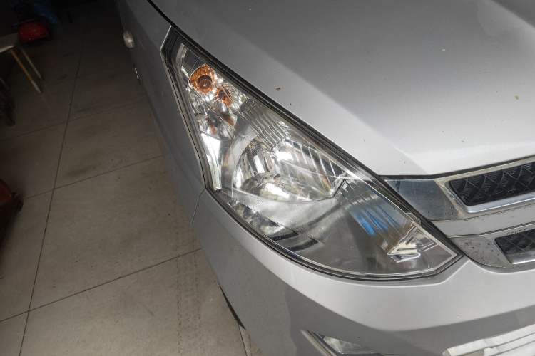 Used Wuling Rongguang V 2018 1.5L Standard Version Right Front Headlight