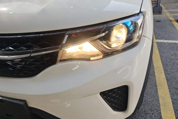 Used Dongfeng NAMMI EX1 2022 Revised PRO YueShi Version Left Front Headlight