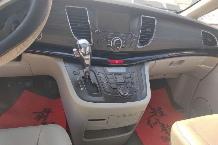 Used JAC Group Refine M5 2013 2.0T Gasoline Automatic Business Edition
