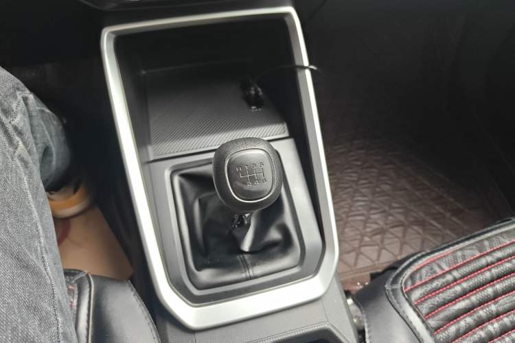 Used Wuling Alvez 2022 1.5L Manual Free-Style Model