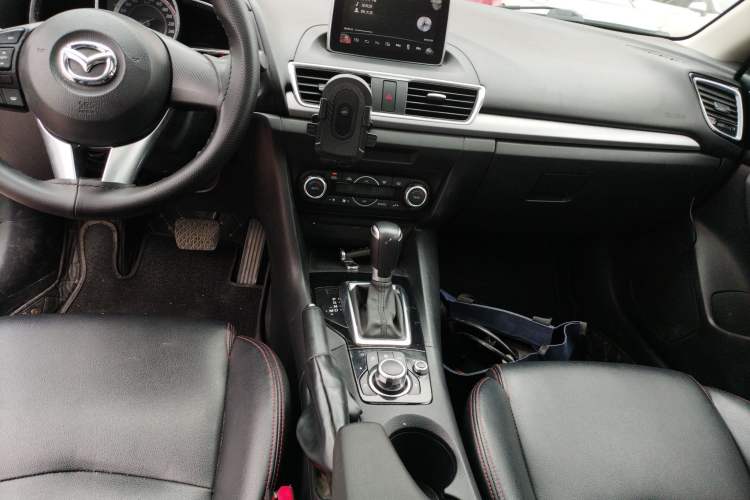 Used Mazda 3 Axela 2016 Sedan 1.5L Automatic Luxury Model