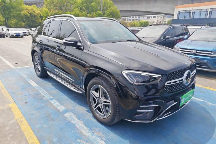 Used Mercedes-Benz GLE 2024 GLE 450 4MATIC AMG Line Front Right 45 Deg