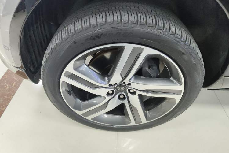 Used Land Rover Discovery 2021 360 PS R-Dynamic HSE Left Front Wheel Hub