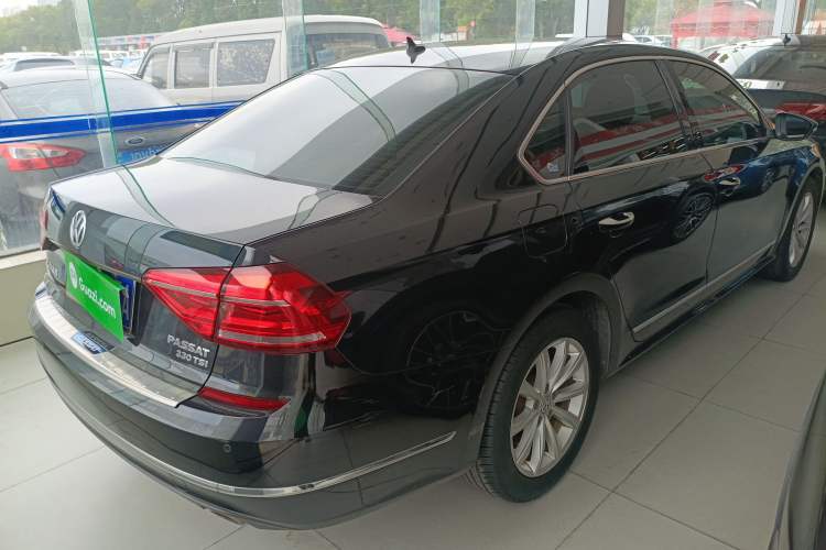 Used Volkswagen Passat 2017 330TSI DSG Luxury Edition Rear Right 45 Deg