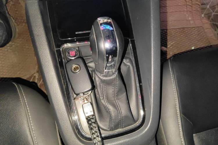 Used Volkswagen Sagitar 2017 230TSI Automatic Comfort Version
