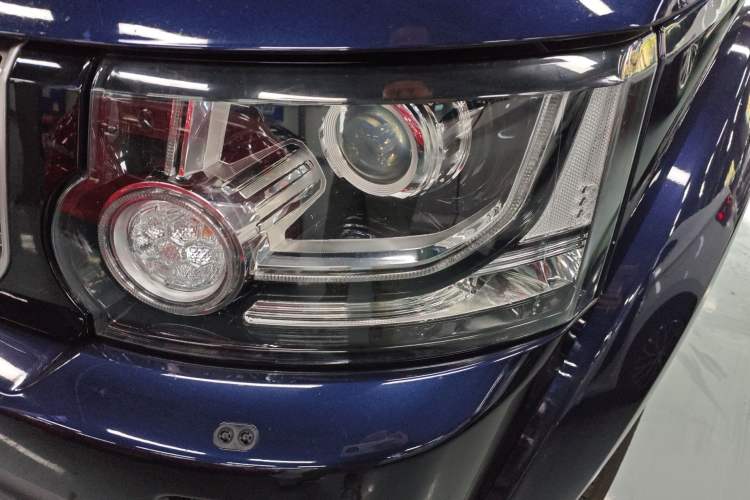 Used Land Rover Discovery 2016 3.0 SC Obsidian Black Heritage Edition SE
