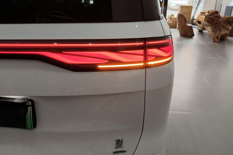 Used BYD Xia 2025 DM-i 1.5T 180km Beyond Edition
