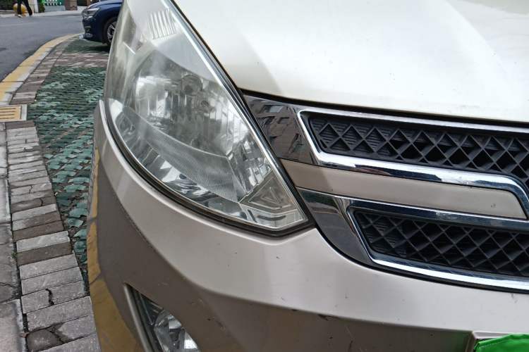 Used Wuling Rongguang V 2018 1.5L Standard Version Right Front Headlight