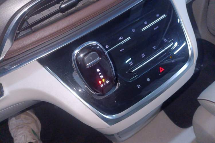 Used Buick GL8 2022 Land Business Class 652T Luxury Model Gear Lever