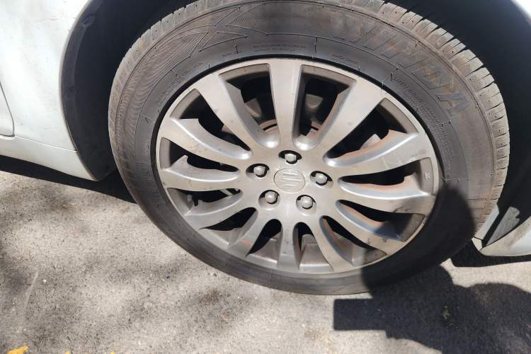 Used Suzuki Kizashi 2011 2.4L Two-Wheel Drive CVT Standard Edition