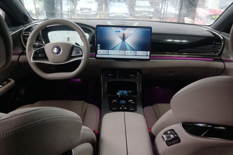 Used BYD Han 2025 DM-i Intelligent Driving Edition 125KM LiDAR Flagship Model Center Console