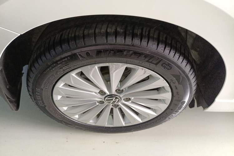 Used Volkswagen Lavida 2021 280TSI DSG Comfort Edition Right Rear Wheel Hub