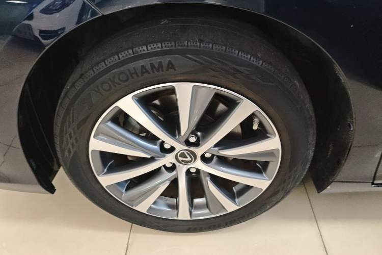 Used Lexus ES 2020 200 Excellence Edition Exterior 4