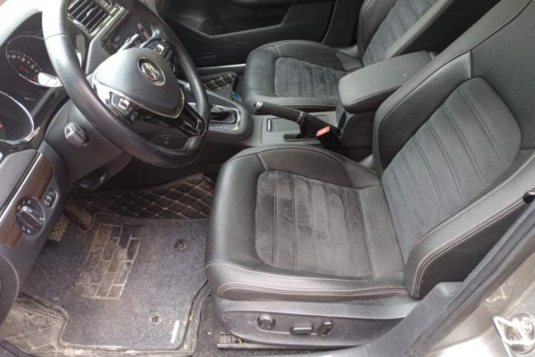 Used Volkswagen Sagitar 2017 230TSI Automatic Luxury Edition