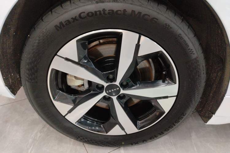 Used Zeekr 001 2023 WE Edition 86 kWh Right Rear Wheel Hub