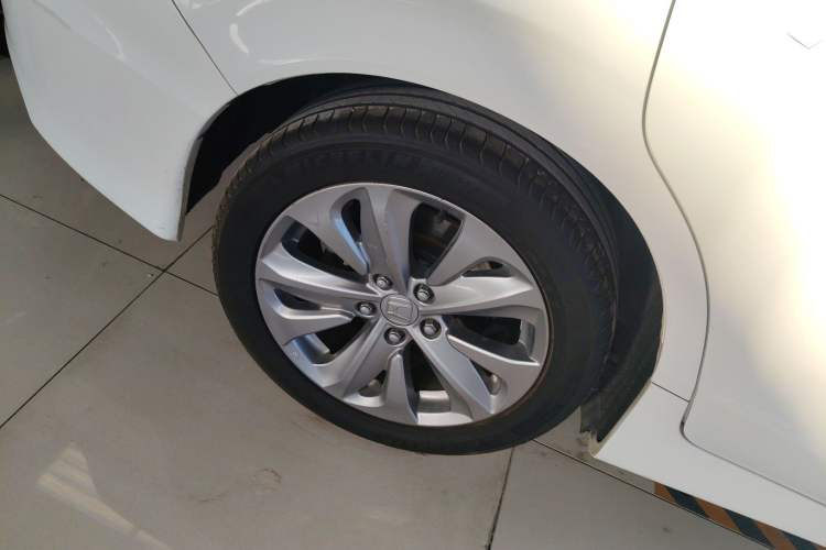 Used Honda Jade 2017 1.8L automatic Comfort version 5 seats
