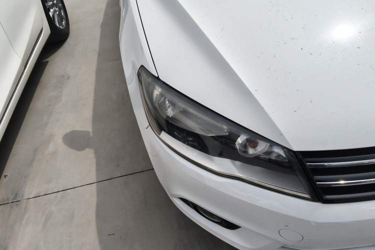 Used Volkswagen Jetta 2013 1.6L Automatic Comfort Model Right Front Headlight