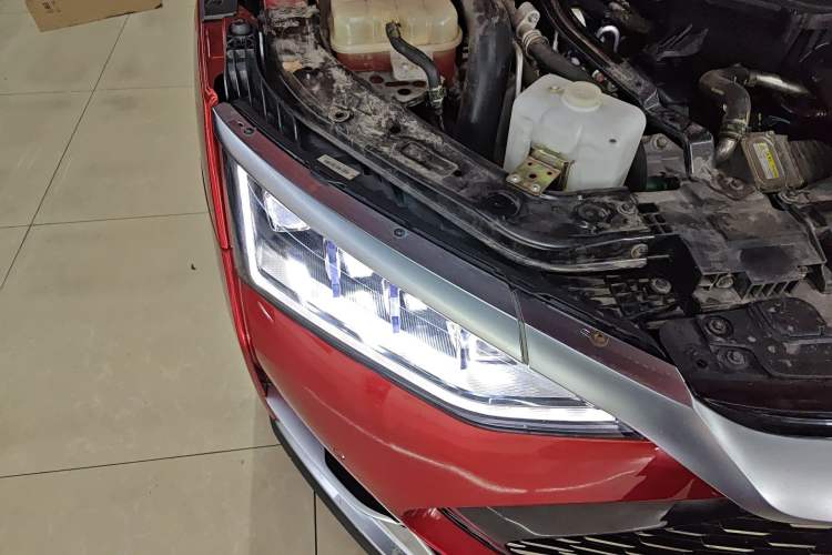 Used BYD Han 2022 DM-i 121KM Prestige Model Right Front Headlight