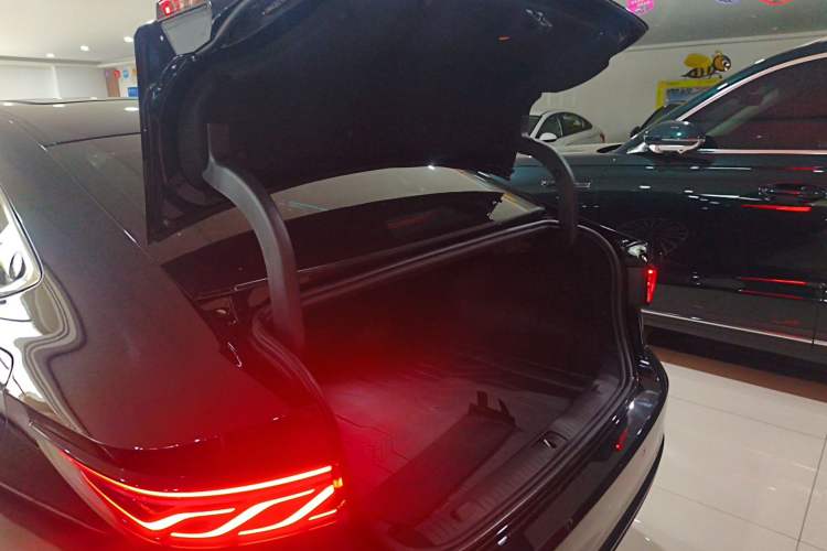 Used Chery Fengyun A8L 2025 1.5 TGDI 145 km Luxury Version Trunk