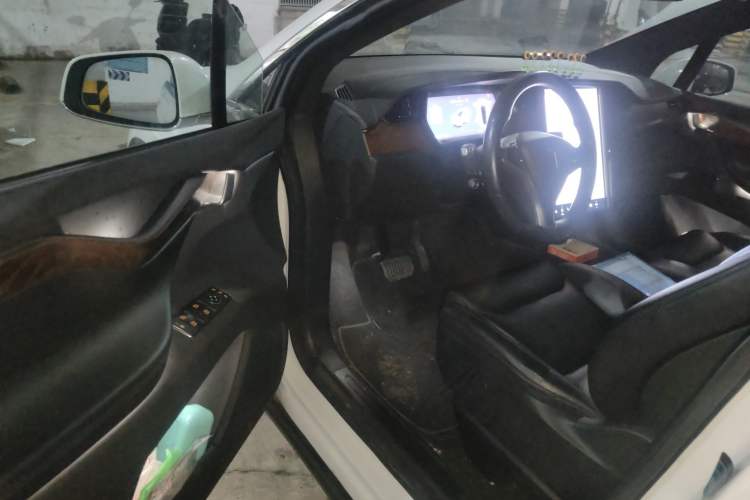 Used Tesla Model X 2019 Long-Range Version Driver Seat