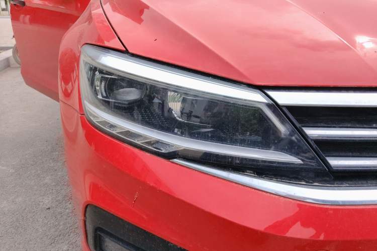 Used Volkswagen Lamando 2019 280TSI DSG Comfort Edition China VI standard Right Front Headlight