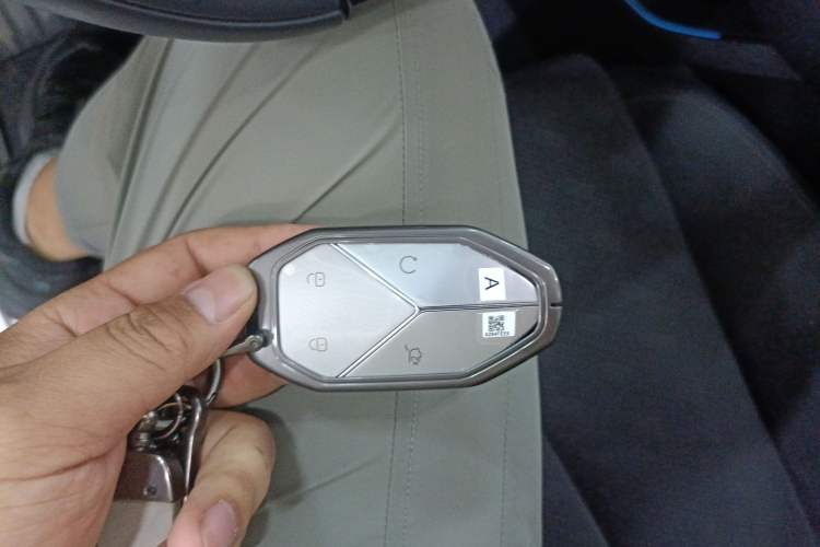 Used Formula Leopard 5 2023 Cloud Ride Flagship Edition