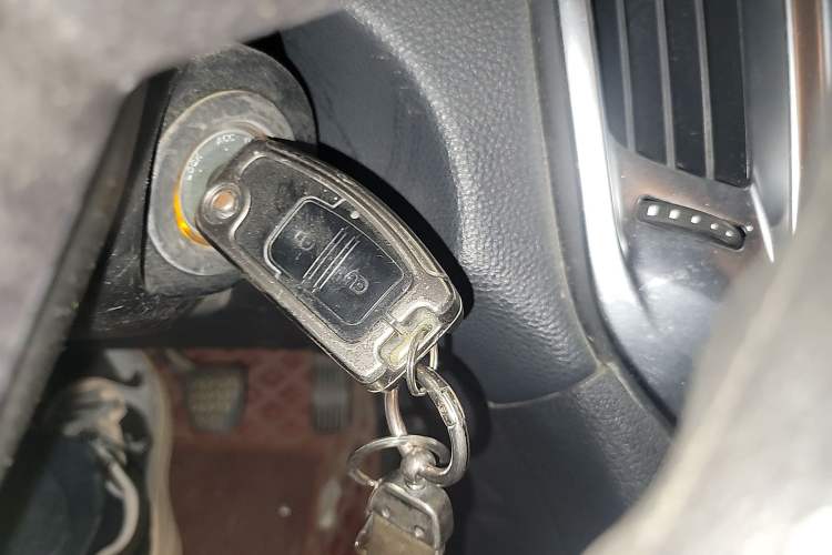 Used JMC Yuhu 5 2018 2.4T Classic Edition Diesel Manual Two-Wheel Drive Luxury Long-Wheelbase JX4D24A5L