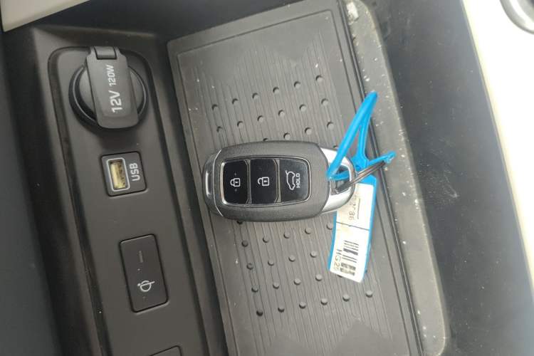 Used Hyundai ix35 2023 Musso 2.0L Flagship Edition TOP