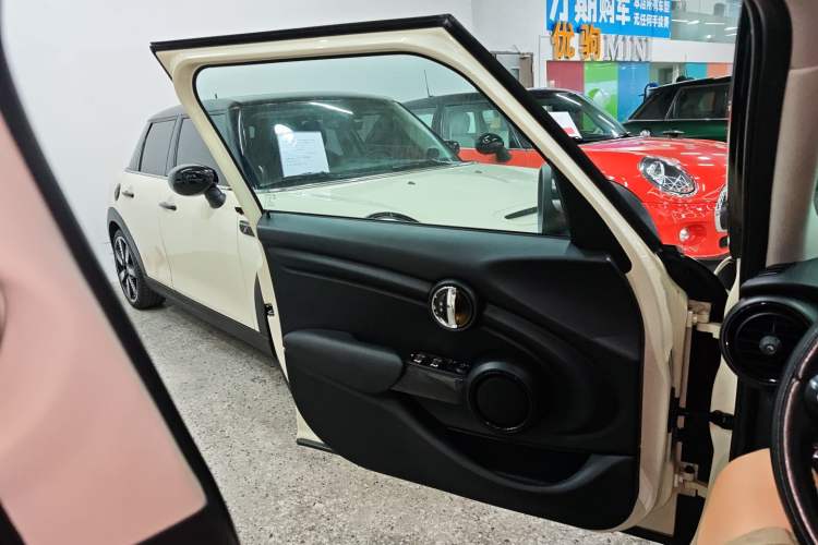 Used MINI MINI 2015 1.5T COOPER Fun Five-Door Edition