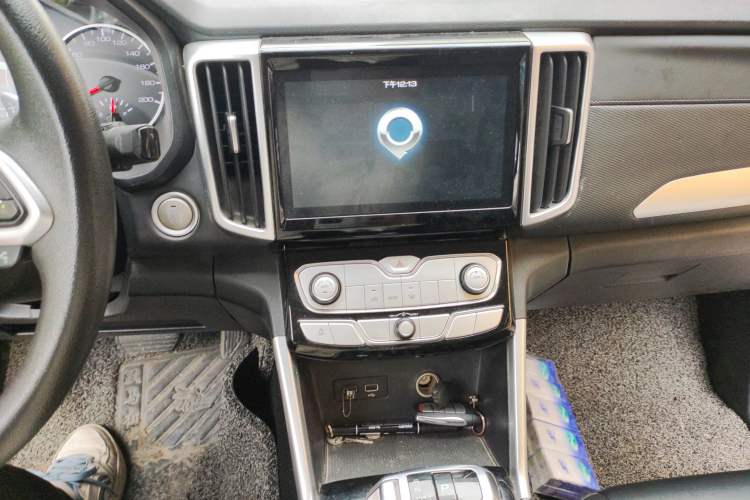 Used Great Wall Poer 2021 2.0T Commercial Version Automatic Diesel Two-Wheel Drive Elite Trim with Long Bed – GW4D20M Audio And AC Panel