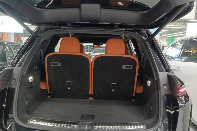 Used Li Auto L8 2024 Pro Model Trunk