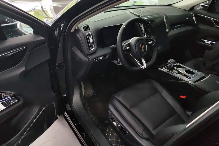 Used Hongqi HS3 PHEV 2025 Model 117km Jingwei Edition Driver Seat