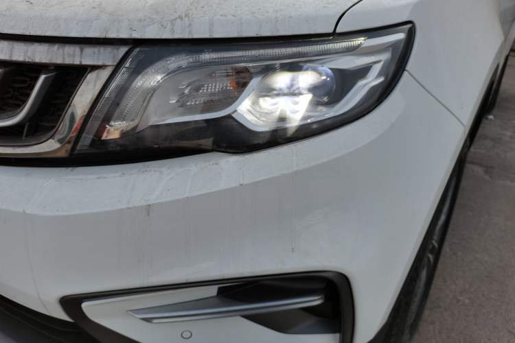 Used Geely Auto Emgrand X7 Sport 2018 1.8TD Automatic Two-Wheel Drive Smart Connect 4G Internet Edition
