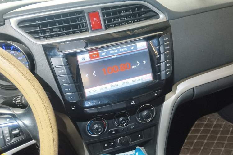 Used Great Wall Wingle 6 2014 2.0T Two-Wheel Drive Navigation Version 4D20B
