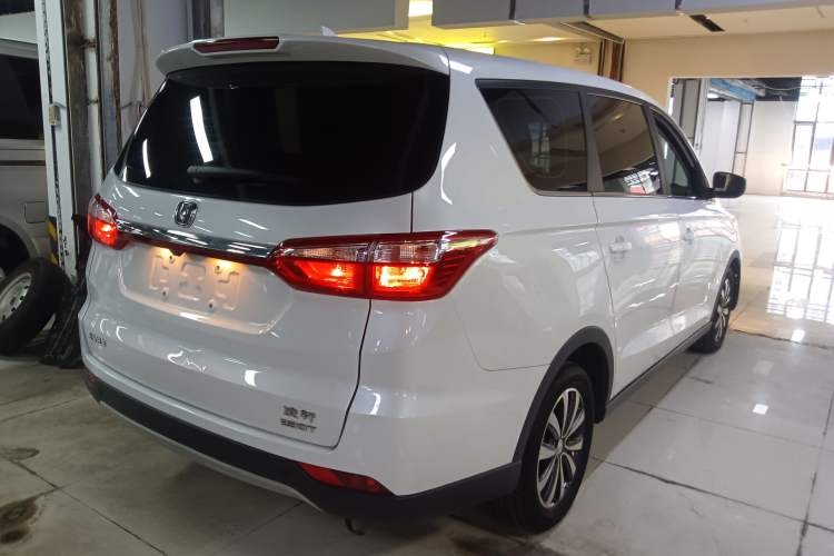 Used Changan Lingxuan 2017 1.5T Manual Joyful & Happy Model
